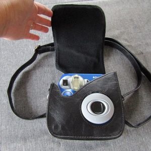 Polaroid PIC-300 Instant Film Camera + Case